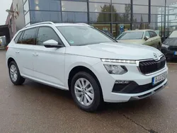 Moonweiss perleffekt Gebraucht 2024 Skoda Kamiq Lodge SUV | 27.490 € (Fairer Preis)