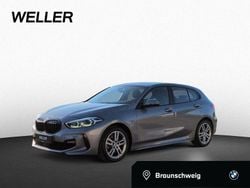 Skyscraper grau (grau) Gebraucht 2022 BMW 118 M Sport Kleinwagen | 22.290 € (Fairer Preis)
