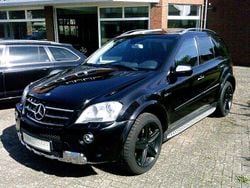 Schwarz Gebraucht 2010 Mercedes ML63 AMG AMG SUV | 18.850 € (Etwas zu teuer)