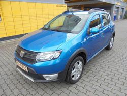 Blau Gebraucht 2014 Dacia Sandero Prestige Limousine | 5.999 € (Fairer Preis)