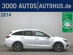 Weiss Gebraucht 2021 Hyundai i30 Intro Edition Kombi | 14.680 € (Guter Preis)