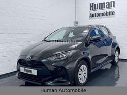 Night time black Gebraucht 2022 Toyota Yaris Hybrid Business Edition Limousine | 15.950 € (Guter Preis)