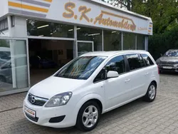 Weiß Gebraucht 2012 Opel Zafira Van / Kleinbus | 3.750 € (Superpreis)
