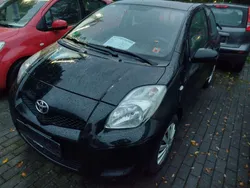 Schwarz Gebraucht 2009 Toyota Yaris Cool Limousine | 3.399 € (Fairer Preis)