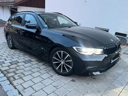 Schwarz Gebraucht 2021 BMW 320 Sport Line Kombi | 22.890 € (Fairer Preis)