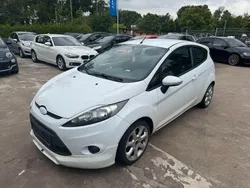 Weiß Gebraucht 2012 Ford Fiesta Champions Edition Kleinwagen | 1.950 € (Guter Preis)