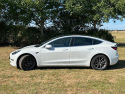 Weiß Gebraucht 2020 Tesla Model 3 Long Range AWD Limousine | 22.900 € (Teuer)