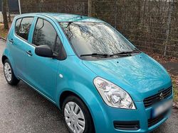Blau Gebraucht 2011 Suzuki Splash Kleinwagen | 3.000 € (Fairer Preis)