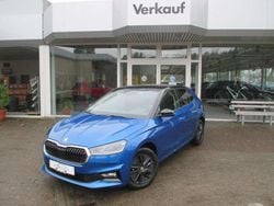 Racebluemetallic/dach schwarz Gebraucht 2024 Skoda Fabia Style Kleinwagen | 16.990 € (Superpreis)