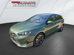 Experience grün Neu 2025 Kia Ceed Silver Limousine | 23.777 € (Fairer Preis)