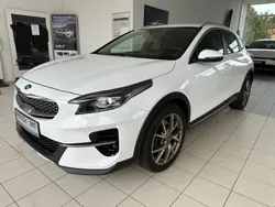Hw2) deluxeweiss met. (weiss Gebraucht 2020 Kia XCeed Xdition SUV | 25.900 € (Etwas zu teuer)