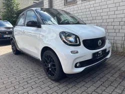 Karosserie in white Gebraucht 2015 Smart ForFour Passion Kleinwagen | 6.300 € (Fairer Preis)