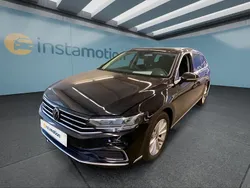 Schwarz Gebraucht 2022 VW Passat GTE Kombi | 23.349 € (Fairer Preis)