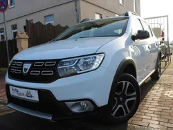 Weiß Gebraucht 2018 Dacia Sandero Celebration Kleinwagen | 8.999 € (Fairer Preis)