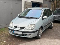 Silber Gebraucht 2006 Renault Scénic Van / Kleinbus | 1.300 €