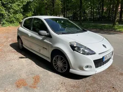 Weiß Gebraucht 2009 Renault Clio II GT Limousine | 6.300 € (Etwas zu teuer)