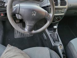 Grau Gebraucht 2005 Peugeot 207 Kleinwagen | 960 € (Guter Preis)