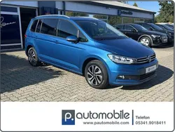 Blau Gebraucht 2021 VW Touran Active Van / Kleinbus | 22.780 € (Guter Preis)