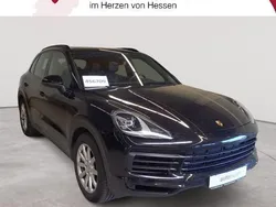 Tief schwarz metallic Gebraucht 2020 Porsche Cayenne S SUV | 52.690 €
