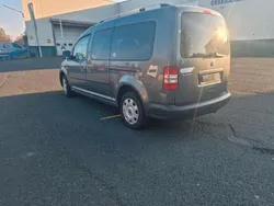 Grau Gebraucht 2013 VW Caddy Maxi Van / Kleinbus | 9.500 € (Fairer Preis)