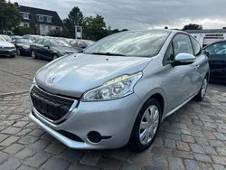 Silber Gebraucht 2012 Peugeot 208 Active Kleinwagen | 3.990 € (Fairer Preis)