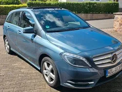 Blau Gebraucht 2013 Mercedes B180 Van / Kleinbus | 11.000 € (Guter Preis)