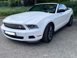 Weiß Gebraucht 2011 Ford Mustang Premium Cabrio | 19.900 € (Etwas zu teuer)