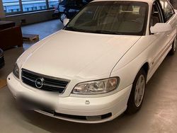 Weiß Gebraucht 2000 Opel Omega Limousine | 3.200 € (Etwas zu teuer)