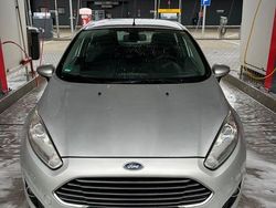 Silber Gebraucht 2014 Ford Fiesta Titanium Limousine | 3.900 € (Etwas zu teuer)