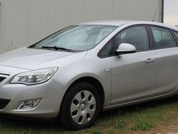 Grau Gebraucht 2010 Opel Astra Limousine | 3.300 € (Guter Preis)