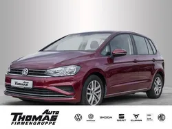 Rot Gebraucht 2018 VW Golf Sportsvan Comfortline Van / Kleinbus | 17.980 € (Fairer Preis)
