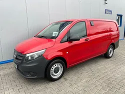 Rot Gebraucht 2021 Mercedes Vito Van / Kleinbus | 16.299 € (Guter Preis)