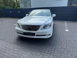 Weiß Gebraucht 2008 Lexus LS600h Limousine | 21.900 €