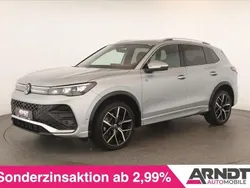 Oyster silver Gebraucht 2024 VW Tiguan R-line SUV | 47.484 € (Superpreis)