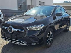 Kosmosschwarz metalliclack Gebraucht 2022 Mercedes GLA200 SUV | 28.890 € (Guter Preis)