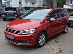 Rot Gebraucht 2023 VW Touran Highline Van / Kleinbus | 29.990 € (Guter Preis)