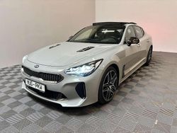 Ceramic silver Gebraucht 2021 Kia Stinger Kleinwagen | 32.990 € (Fairer Preis)