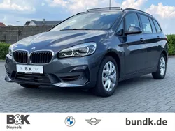 Grau Gebraucht 2018 BMW 220 Gran Tourer Advantage Van / Kleinbus | 26.950 €