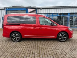 Rot Gebraucht 2022 VW Caddy Maxi Style Van / Kleinbus | 27.295 € (Guter Preis)