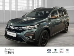 Gruen Neu 2024 Dacia Jogger Extreme Van / Kleinbus | 24.450 € (Guter Preis)