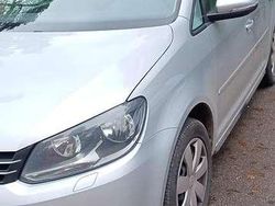 Silber Gebraucht 2013 VW Touran Trendline Van / Kleinbus | 6.285 € (Fairer Preis)