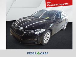 Black magic perleffekt Gebraucht 2024 Skoda Octavia Selection Kombi | 30.860 € (Fairer Preis)