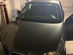 Grün Gebraucht 2004 Seat Ibiza Stella Kleinwagen | 700 € (Fairer Preis)