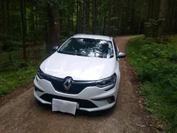 Weiß Gebraucht 2017 Renault Mégane GrandTour GT Kombi | 14.500 € (Fairer Preis)