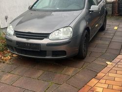 Grau Gebraucht 2004 VW Golf V Kleinwagen | 1.450 € (Guter Preis)