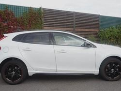 Weiß Gebraucht 2015 Volvo V40 CC You! Kombi | 12.699 € (Guter Preis)