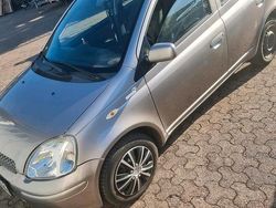 Gold Gebraucht 2005 Toyota Yaris Kleinwagen | 1.450 € (Guter Preis)