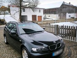 Schwarz Gebraucht 2004 BMW 318 Kombi | 2.200 €