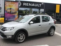 Platingrau Gebraucht 2015 Dacia Sandero Prestige Kleinwagen | 8.590 € (Fairer Preis)
