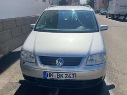 Silber Gebraucht 2006 VW Touran Trendline Van / Kleinbus | 1.590 € (Fairer Preis)